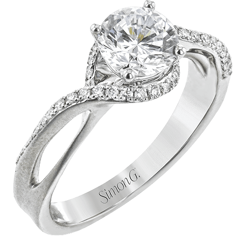 Engagement Ring in 14k Gold with Diamonds