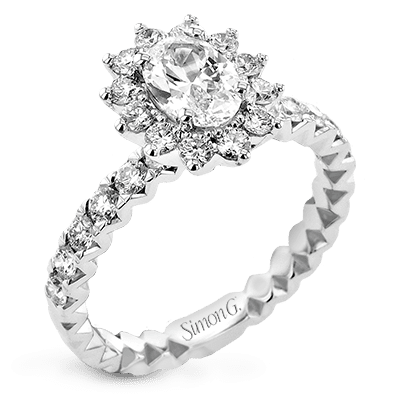 Engagement Ring in 18k Gold with Diamonds