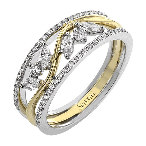Right Hand Ring in 18k Gold with Diamonds