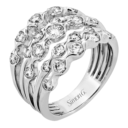 Right Hand Ring in 18k Gold with Diamonds