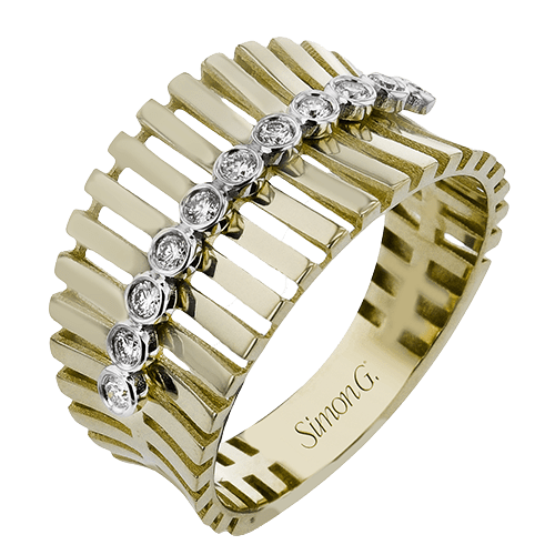 Right Hand Ring in 18k Gold with Diamonds
