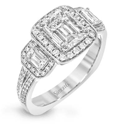 Engagement Ring in 18k Gold with Diamonds