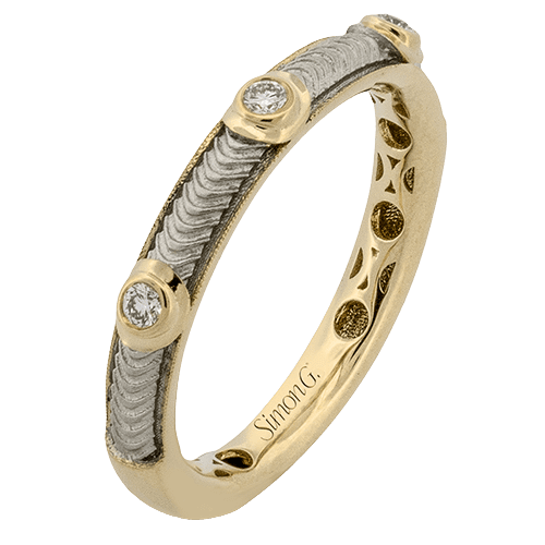 Right Hand Ring in 18k Gold with Diamonds