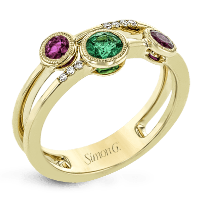 Color Ring in 18k Gold with Diamonds
