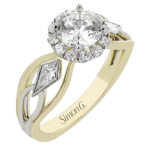 Engagement Ring in 18k Gold with Diamonds