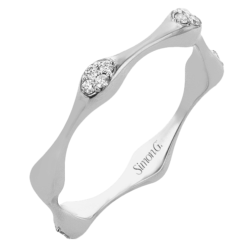 Right Hand Ring in 18k Gold with Diamonds