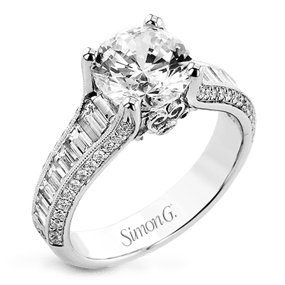 Engagement Ring in 18k Gold with Diamonds