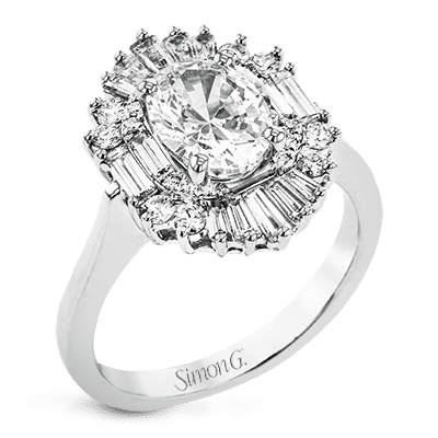 Engagement Ring in 18k Gold with Diamonds